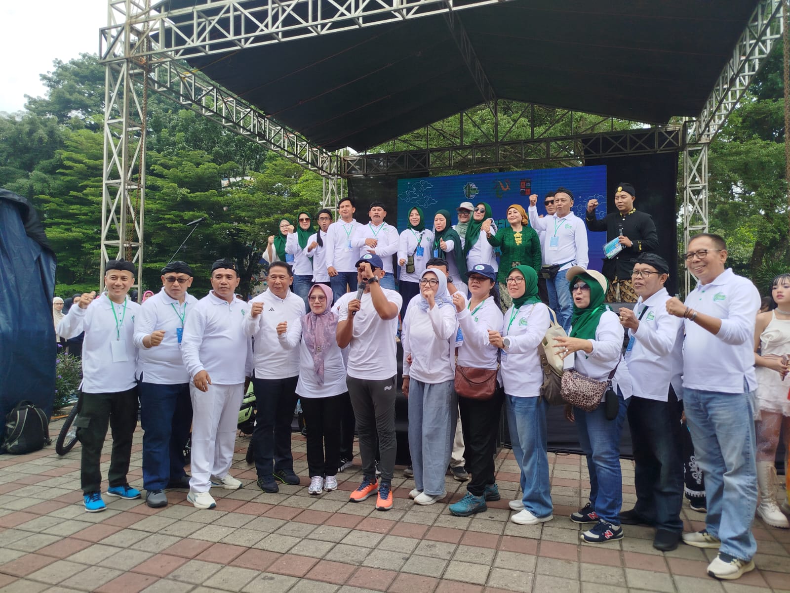 Alumni SMP PGRI 3 Kota Bogor Libatkan Hidup Sehat Warga, Dalam Rangka HJB Ke- 544 Kota Bogor