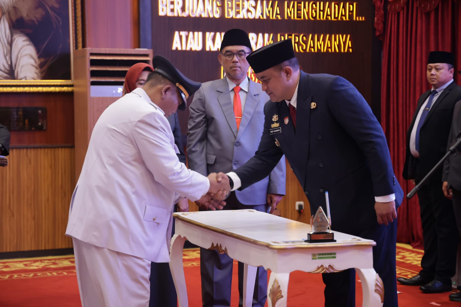 Bupati Bogor Lantik 32 Pejabat Lingkup Pemkab Bogor Perkuat Birokrasi dan Pelayanan Publik