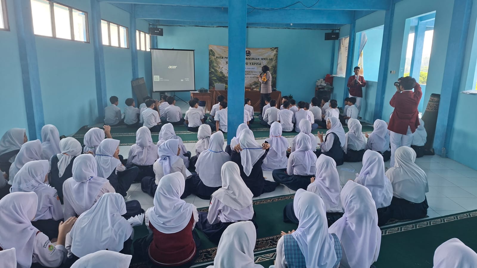Polsek Megamendung Berikan Materi Dalam Giat MPLS Bagi Pelajar SMP Dan SMA Di Megamendung “Cegah dan Hindari NAPZA Penyalahgunaan Narkotika, Psikotropika dan Zat Adiktif Lainnya Dengan Tertib Berlalu Lintas Guna Mencegah Sejak Dini